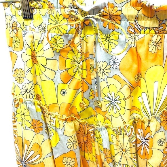 Julie‎ Brown NWT Floral Print High Rise Ruffle Drawstring Shorts, Small - Picture 7 of 13